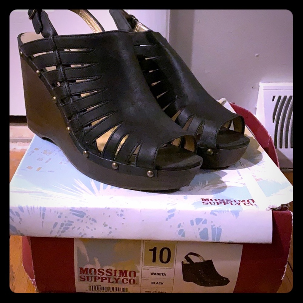 Mossimo black platform shoes